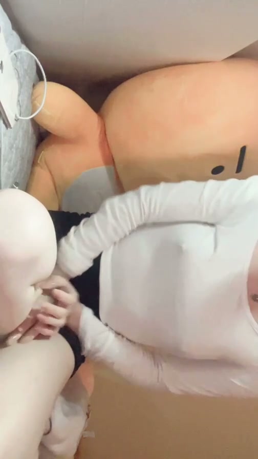 눈깔만 봐도 이쁨이 느껴지는 라이언 인형녀